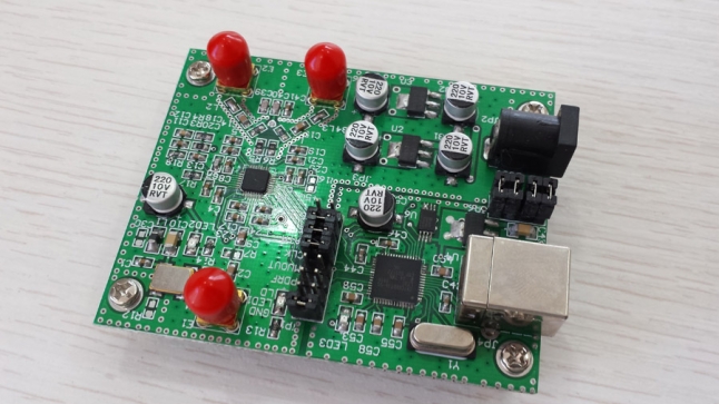 Kit de desenvolvimento ADF4350 - Sintetizador de Frequência PLL até 4,4GHz